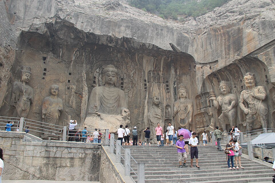 Longmen Grottoes (龙门石窟)
